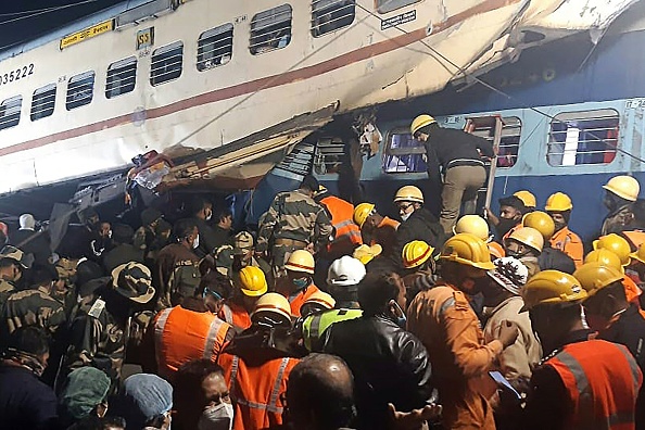 الهند: مقتل أكثر من 280 وإصابة المئات في حادث قطار ثلاثي القطارات
