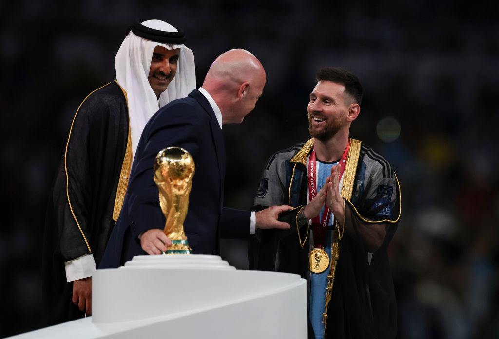 Lionel Messi: Argentina captain wears traditional Arab cloak to