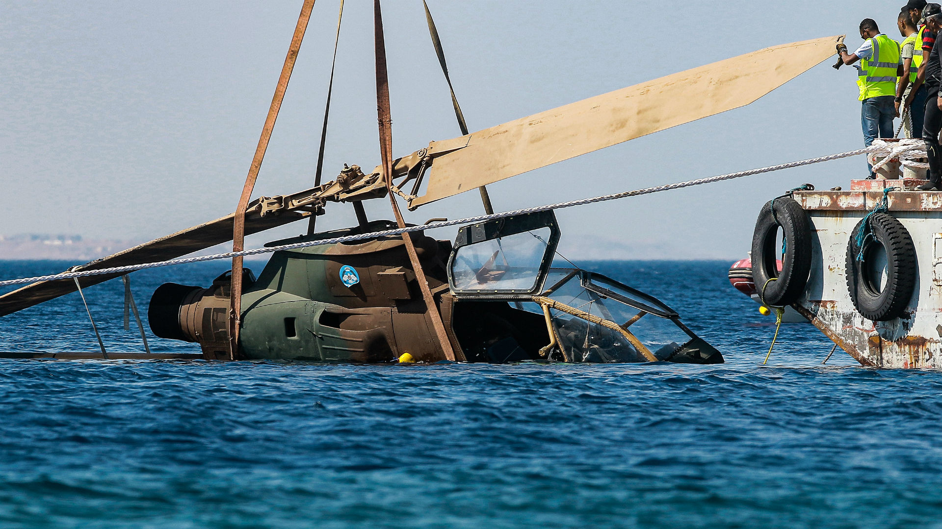 Fish tanks: Jordan sinks military hardware for underwater museum