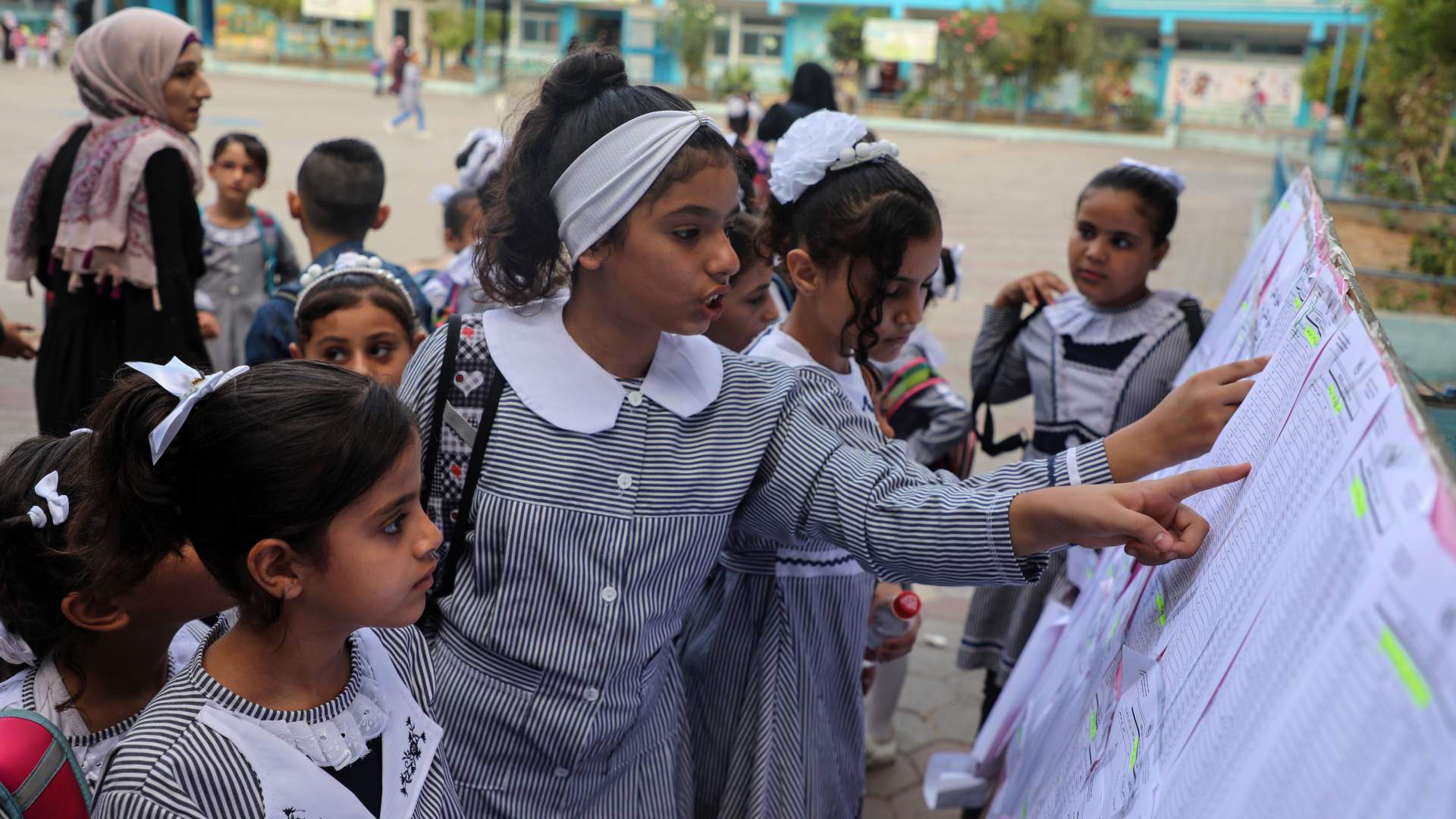 Gaza children return to school despite virus fears