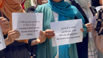 Afghan women march 