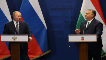 Russian President Vladimir Putin (L) and Hungarian Russian Prime Minister Viktor Orban