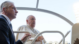 This Sunday, the sovereign pontiff gave to the sacrament at the King Baudouin stadium, in the presence of the royal family and in front of 35,000 spectators.