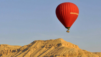 hot air balloon crash luxor - Getty