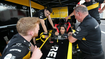 Aseel al-Hamad [Renault Sport]