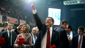 Davutoglu floats new party