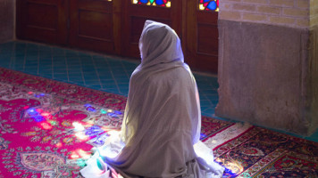 Female Muslim mosque