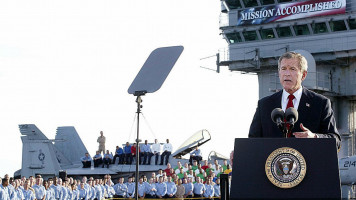 Bush on USS Lincoln