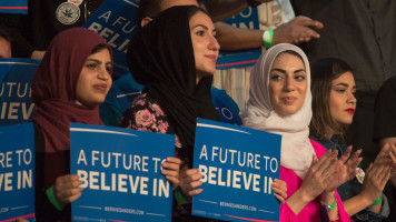 Muslim women bernie sanders - Getty