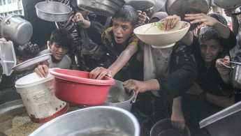 Charity distributes food to Palestinians in Gaza