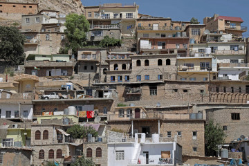 Inside the Iraqi city that banned concrete to adapt to a changing climate