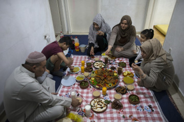 Homesick Syrian refugees in Europe crave spirit of Ramadan