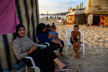 Displacement_Beirut_Beach