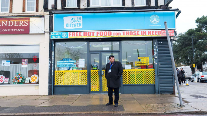 Open kitchens become lifeline for UK Muslims during Ramadan