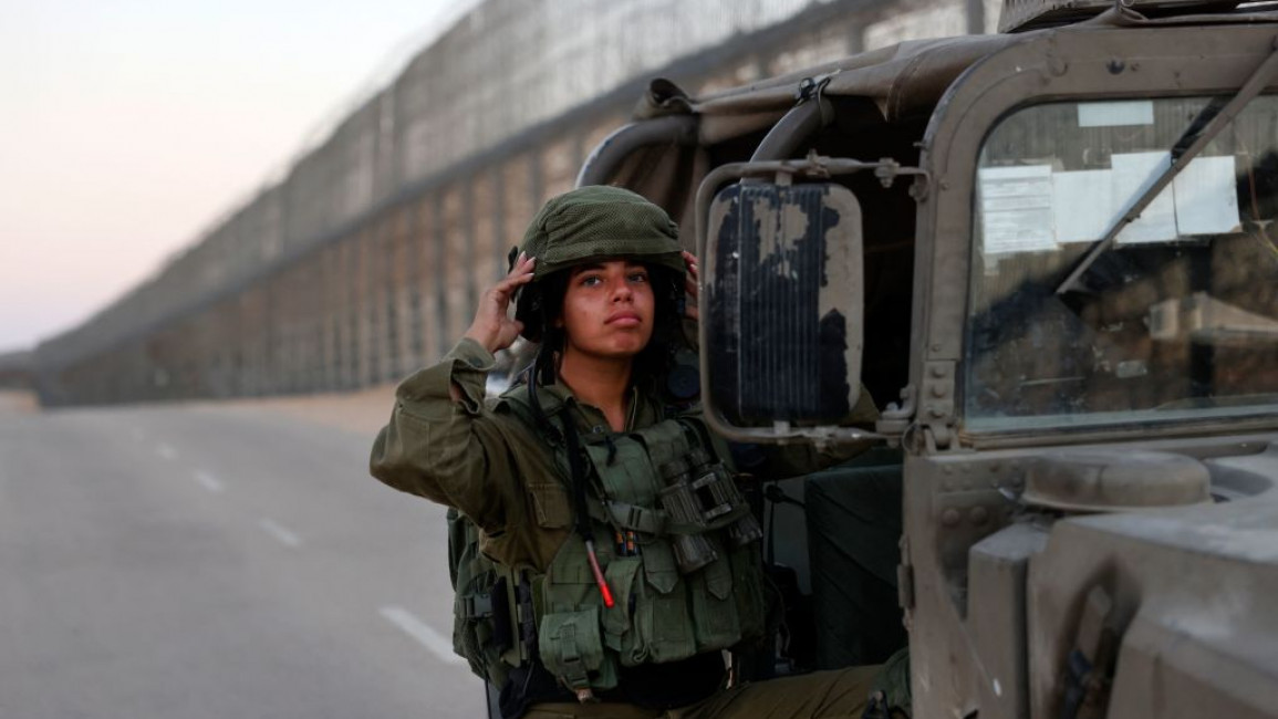 Why do female IDF soldiers wear such tight pants Doesnt it impede their  mobility during combat  Quora