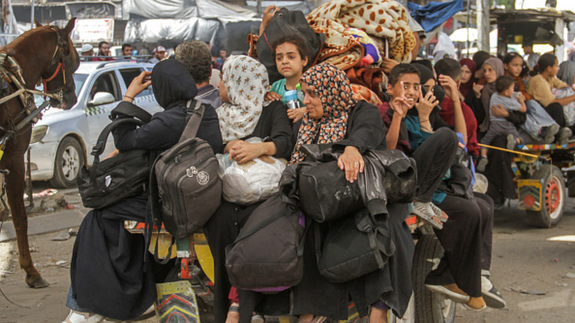 North Gaza residents fleeing [Getty]