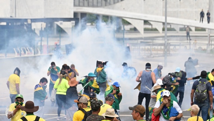 Bolsonaro supporters storm Brazil Congress, presidential palace